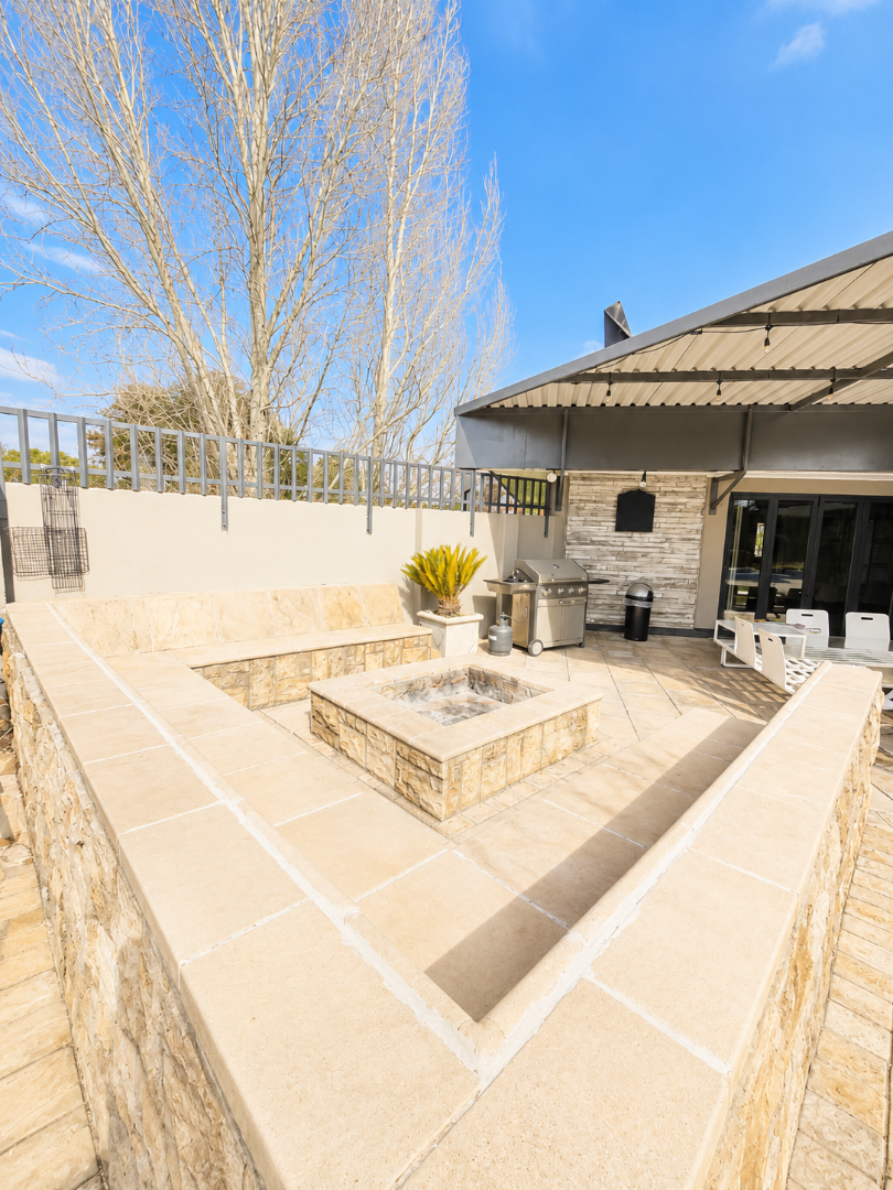 5 Bedroom Property for Sale in Flamwood North West